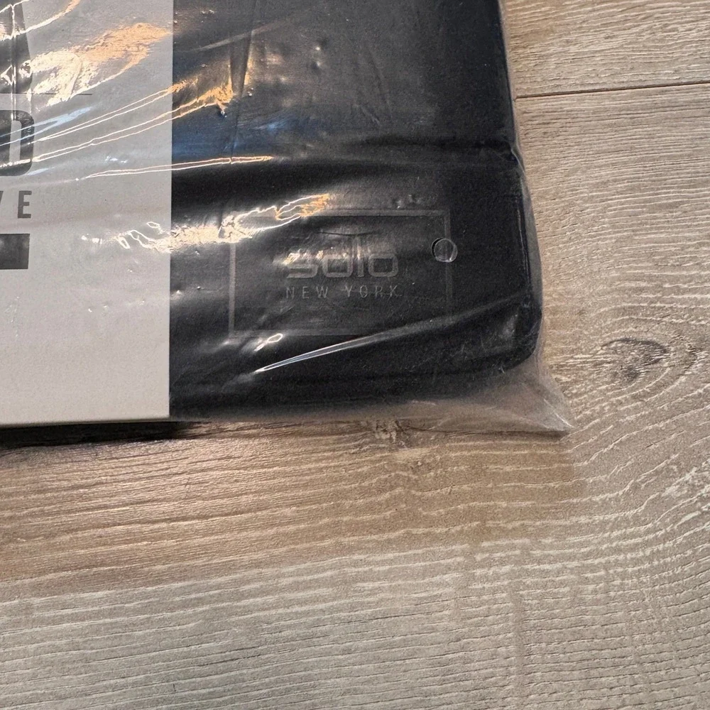 Solo New‎ York Bond 13.3 Laptop Sleeve Black Link Collection for iPad Pro 12.9